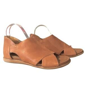 Sofft Evonne Leather Open Toe Sandals Flats Shoes Side Cut Outs Zip Up sz 9 M